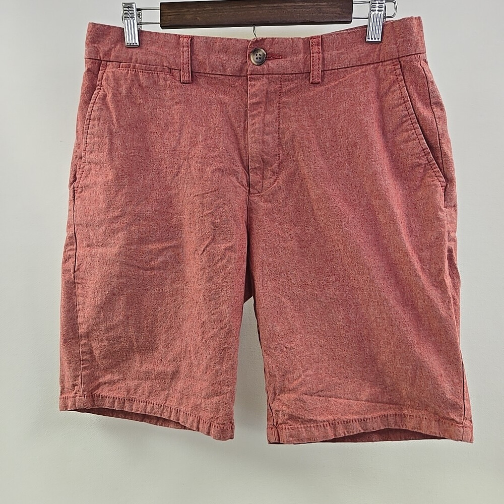 Old Navy Ultimate Slim Built-in Flex Chino Shorts Red Size 31